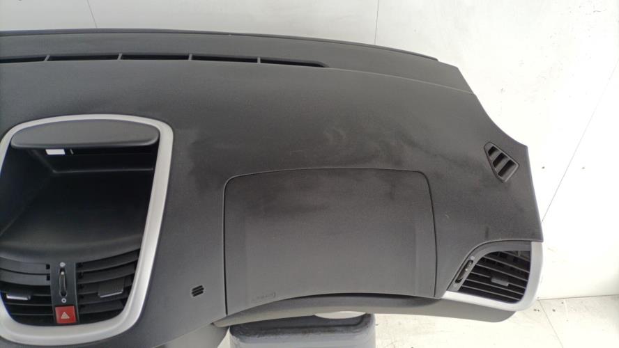 Tableau de bord PEUGEOT 206+ Diesel