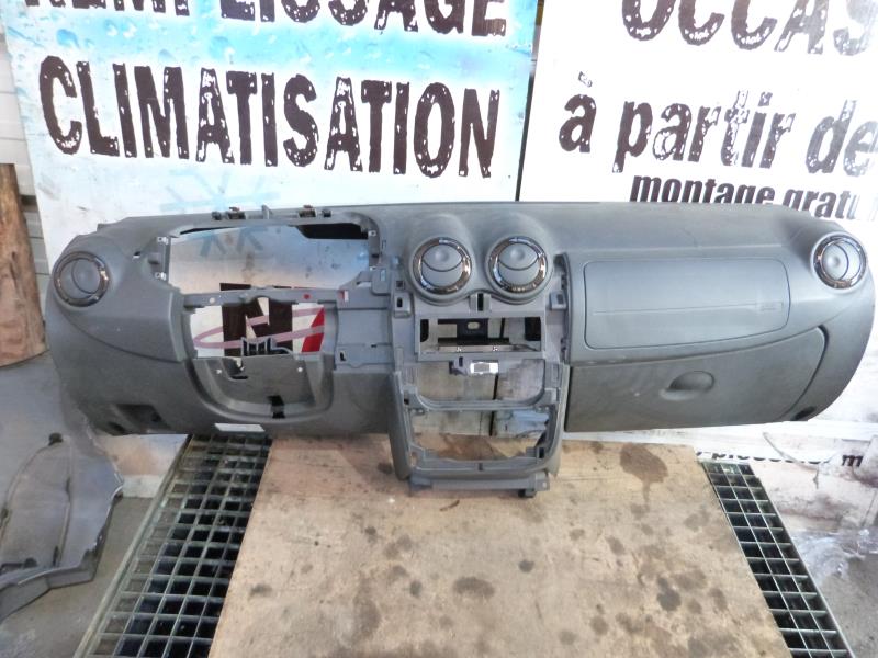 Tableau de bord DACIA DUSTER 1 PHASE 1 Diesel