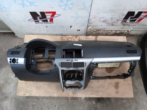 Tableau de bord OPEL ASTRA H GTC PHASE 1 Diesel