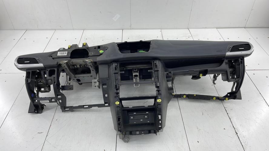 Tableau de bord PEUGEOT 207 PHASE 1 Diesel