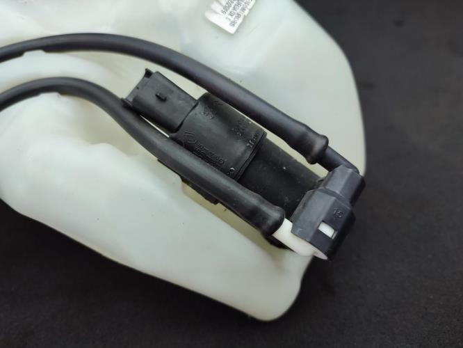 Vase de lave glace PEUGEOT 208 1 PHASE 2 Diesel