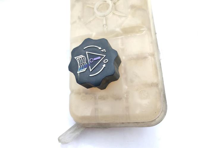 Vase d'expansion CITROEN C5 2 Diesel