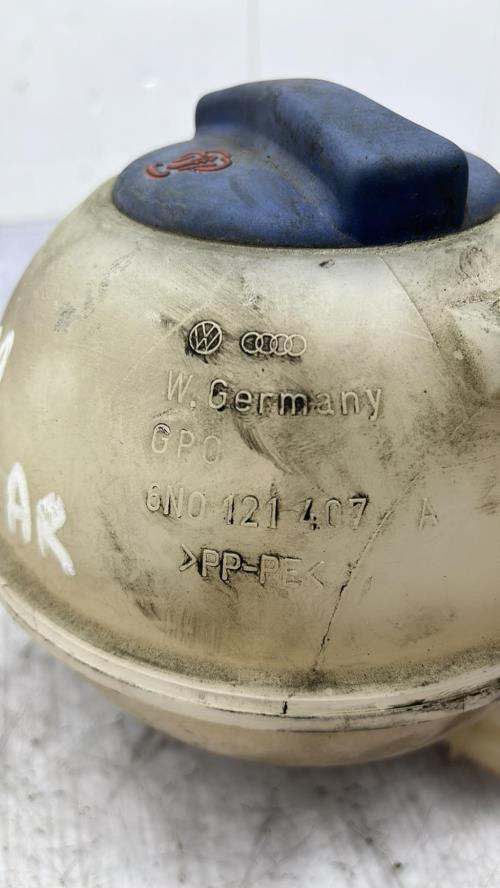Vase d'expansion VOLKSWAGEN POLO 3 PHASE 1 Essence
