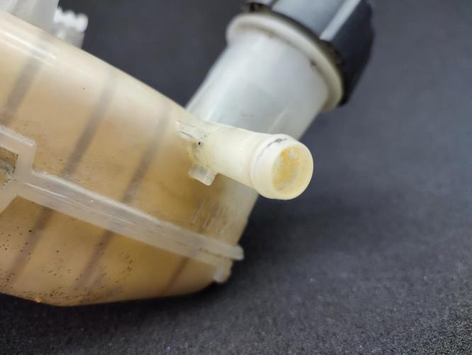 Vase d'expansion RENAULT TWINGO 2 PHASE 1 Essence
