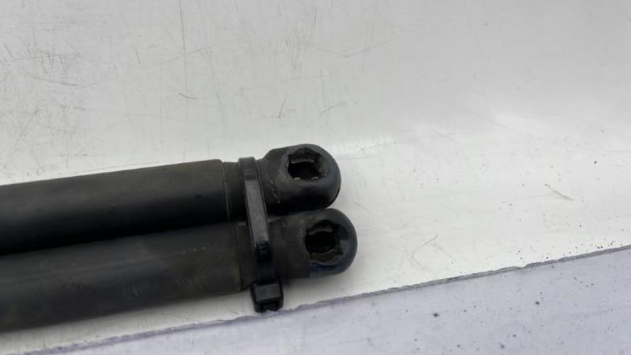 Verin de coffre VOLKSWAGEN TOURAN 1 PHASE 2 Diesel