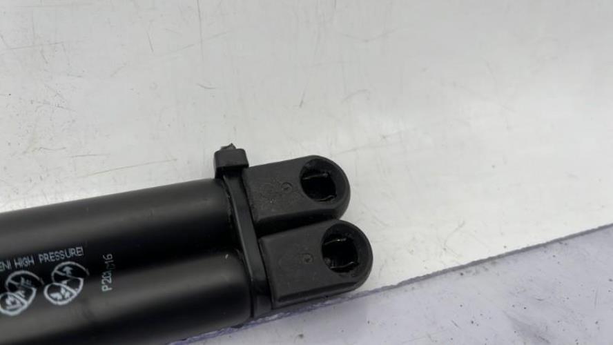 Verin de coffre RENAULT CLIO 2 PHASE 1 Essence