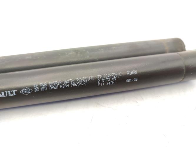 Verin de coffre RENAULT CLIO 2 PHASE 2 Essence