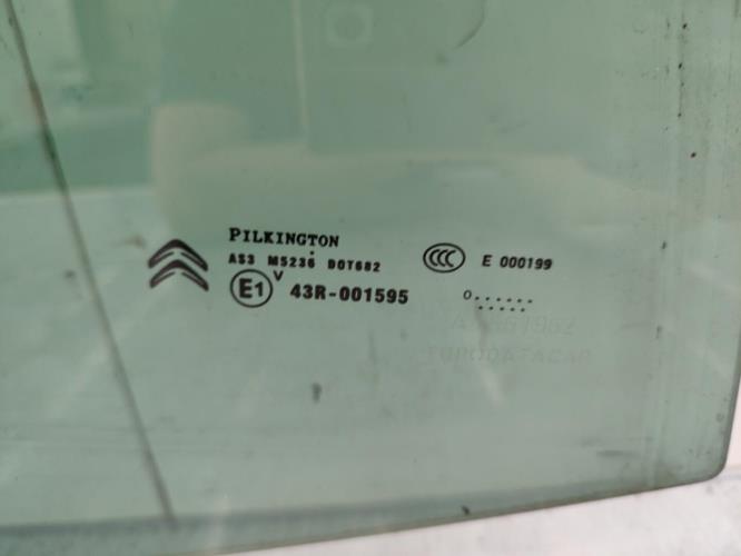 Vitre arriere droit CITROEN C4 2 PHASE 1 Diesel