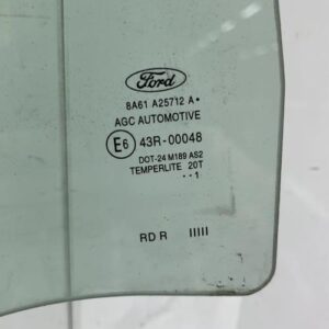 Vitre arriere droit FORD FIESTA 6 PHASE 1 Essence