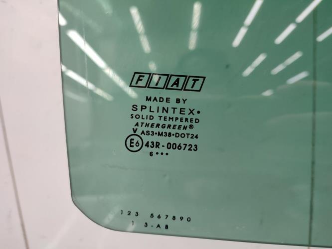 Vitre arriere droit FIAT GRANDE PUNTO Diesel