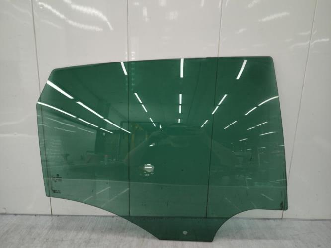 Vitre arriere droit VOLKSWAGEN POLO 5 PHASE 1 Diesel