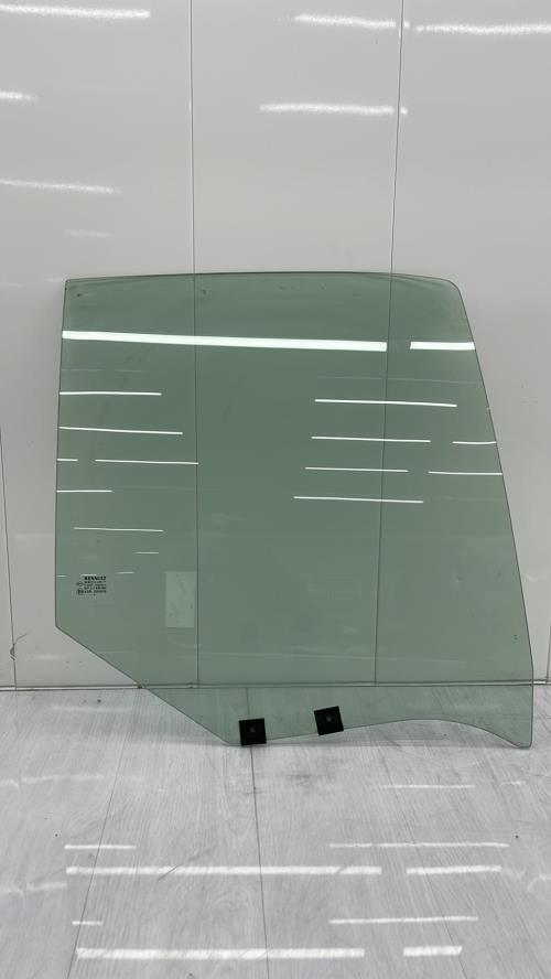 Vitre arriere droit RENAULT CLIO 2 PHASE 1 Essence