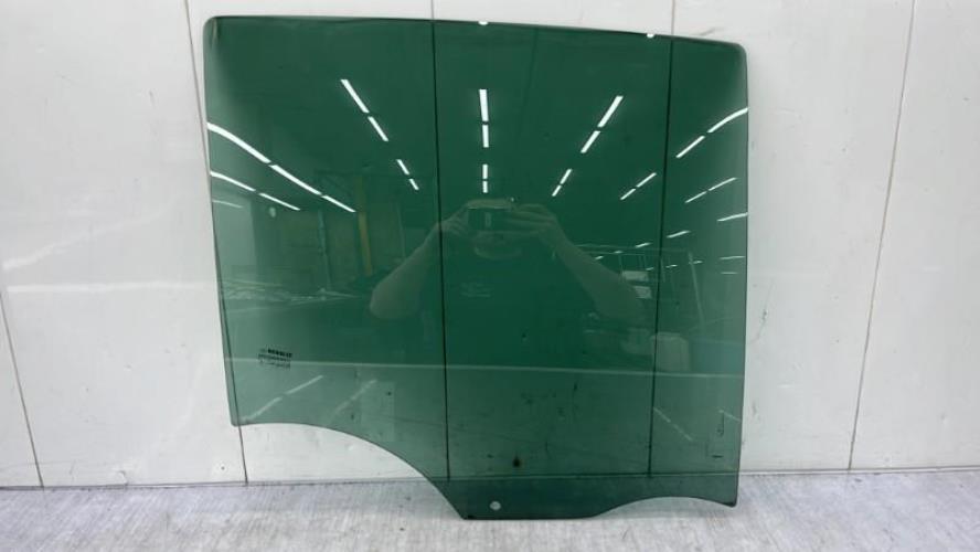 Vitre arriere droit RENAULT CLIO 3 PHASE 1 Diesel