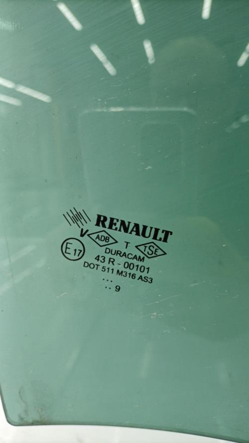 Vitre arriere droit RENAULT CLIO 3 PHASE 1 BREAK Diesel