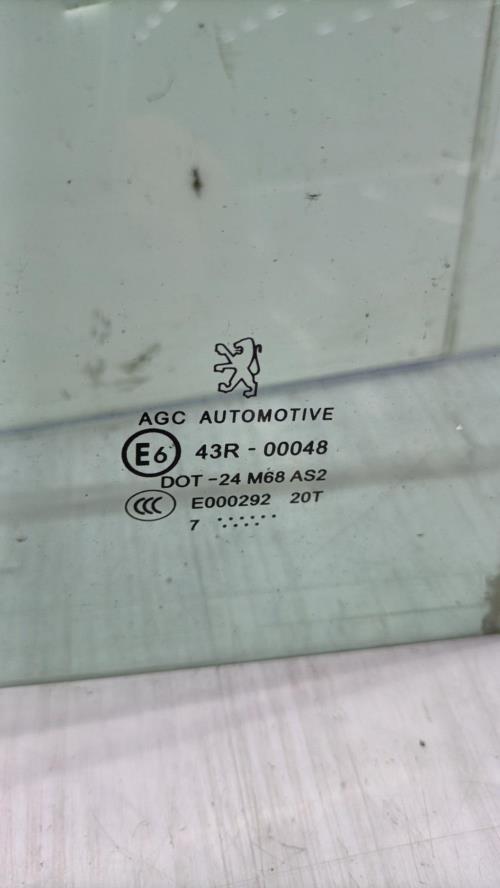 Vitre arriere droit PEUGEOT 307 PHASE 2 BREAK Diesel