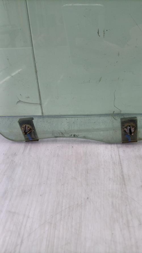 Vitre arriere droit PEUGEOT 407 PHASE 1 Diesel