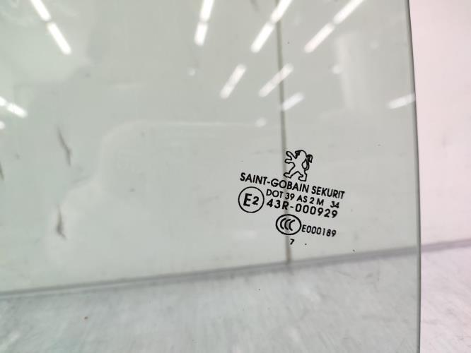 Vitre arriere droit PEUGEOT 308 1 PHASE 1 Diesel