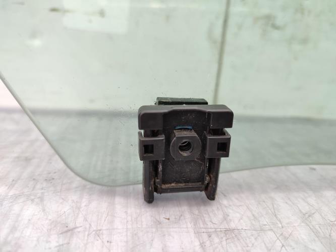 Vitre arriere droit PEUGEOT 208 1 PHASE 2 Diesel