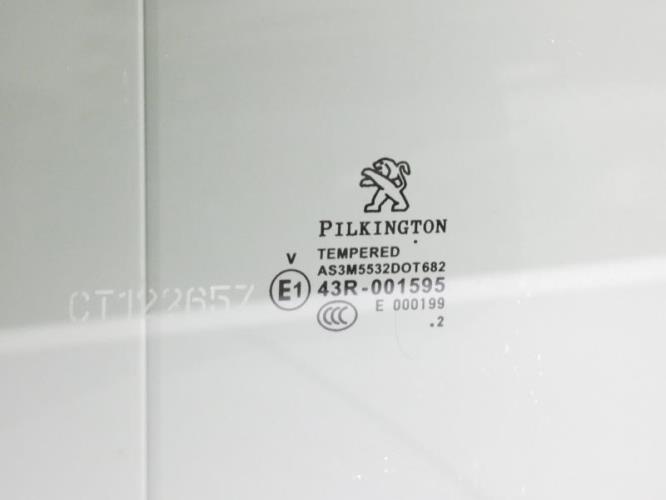 Vitre arriere droit PEUGEOT 208 1 PHASE 1 Diesel