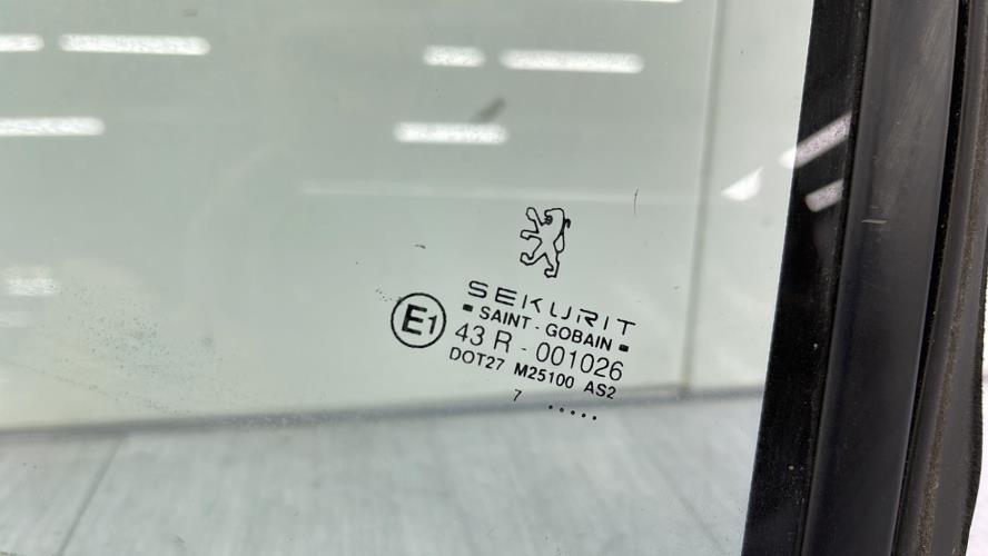 Vitre arriere droit PEUGEOT 306 PHASE 2 CABRIOLET Essence