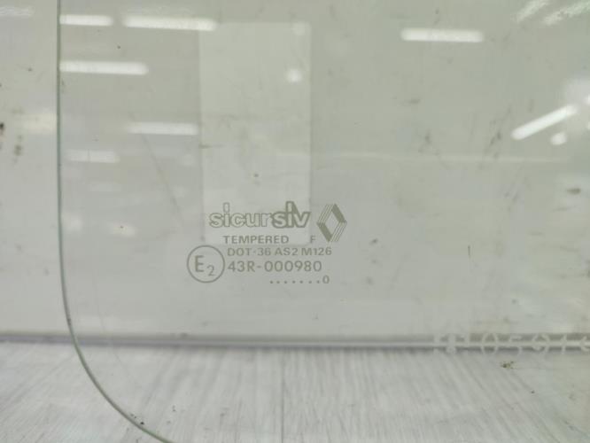 Vitre arriere droit RENAULT EXPRESS PHASE 1 Essence