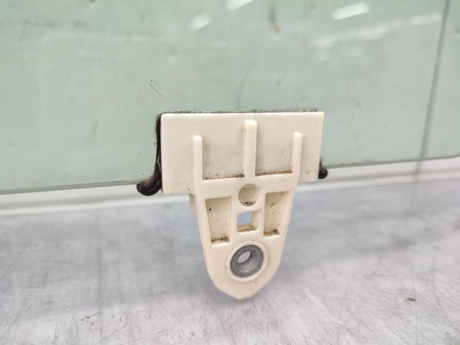 Vitre arriere gauche RENAULT MEGANE 3 PHASE 2 Diesel