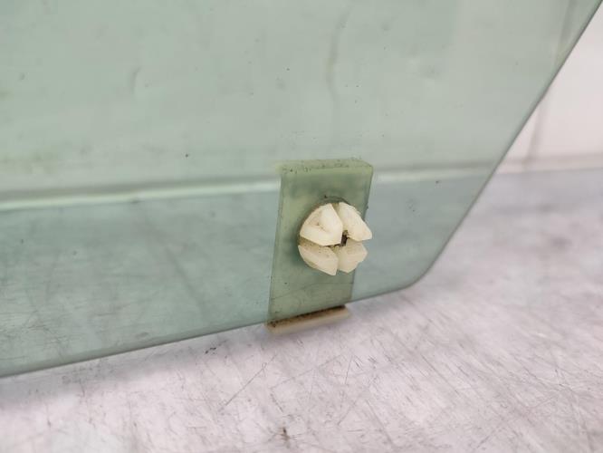 Vitre arriere gauche PEUGEOT 207 PHASE 1 Diesel