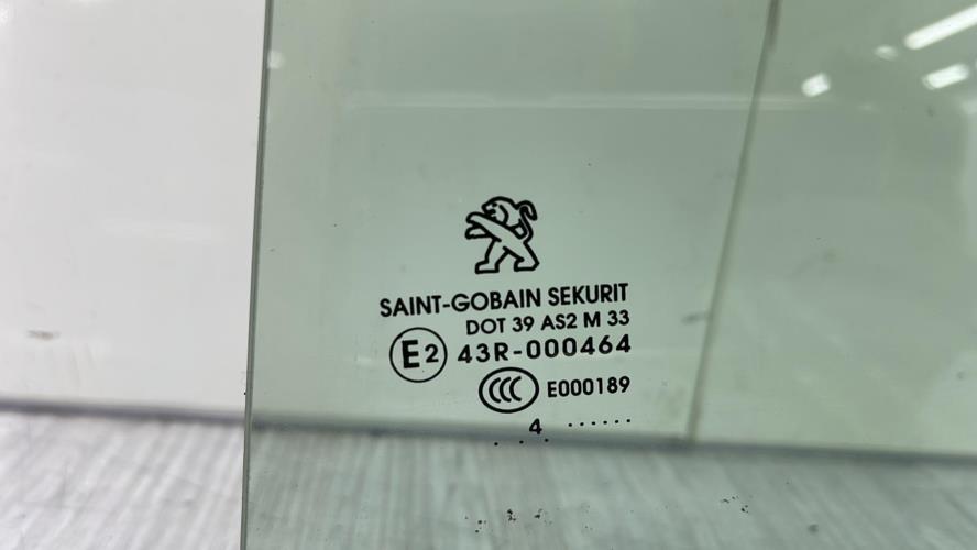 Vitre arriere gauche PEUGEOT 308 2 PHASE 1 Diesel