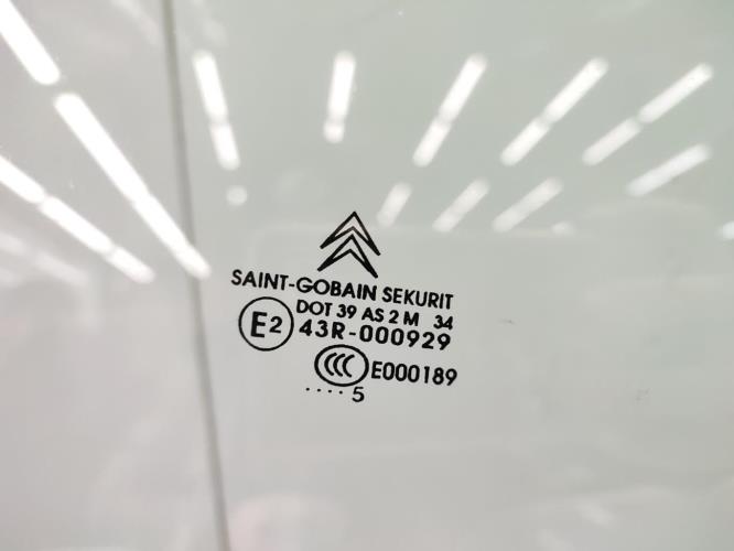 Vitre avant droit CITROEN C4 1 PHASE 1 COUPE Diesel