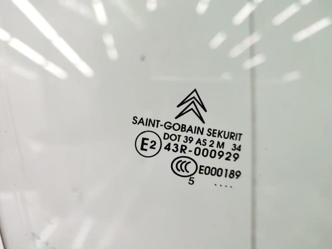 Vitre avant droit CITROEN C4 1 PHASE 1 Diesel