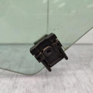 Vitre avant droit CITROEN C3 2 PHASE 1