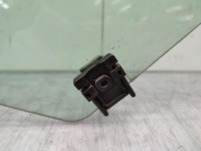 Vitre avant droit CITROEN C3 2 PHASE 1