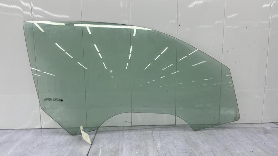 Vitre avant droit FORD FIESTA 5 PHASE 1 Diesel