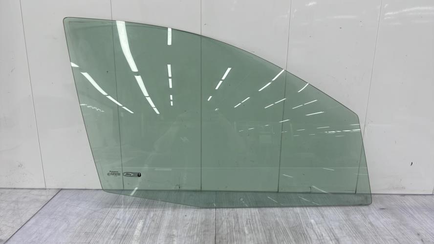 Vitre avant droit FORD FIESTA 5 PHASE 1 Diesel