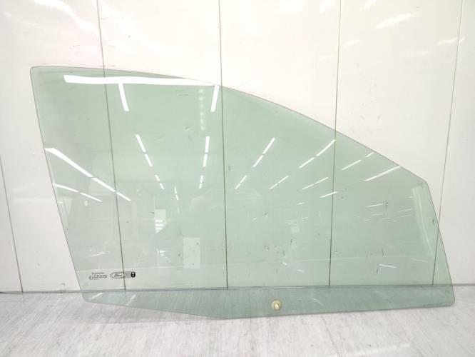 Vitre avant droit FORD FIESTA 5 PHASE 1 Diesel
