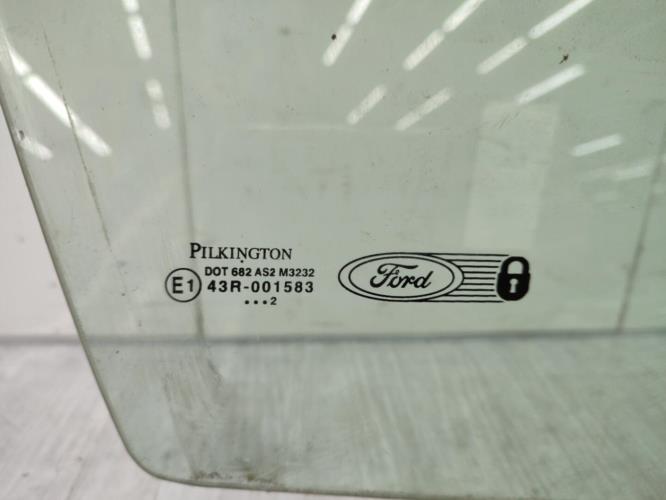 Vitre avant droit FORD FIESTA 5 PHASE 1 Diesel