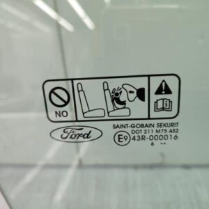 Vitre avant droit FORD FOCUS 2 PHASE 1 Diesel