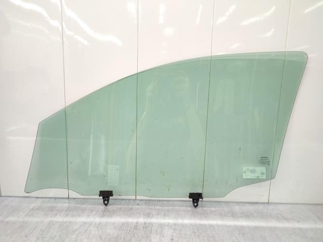 Vitre avant droit FORD FIESTA 6 PHASE 1 Diesel