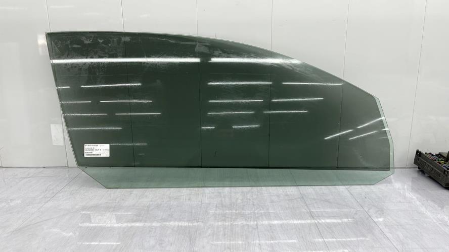 Vitre avant droit VOLKSWAGEN GOLF 5 Essence