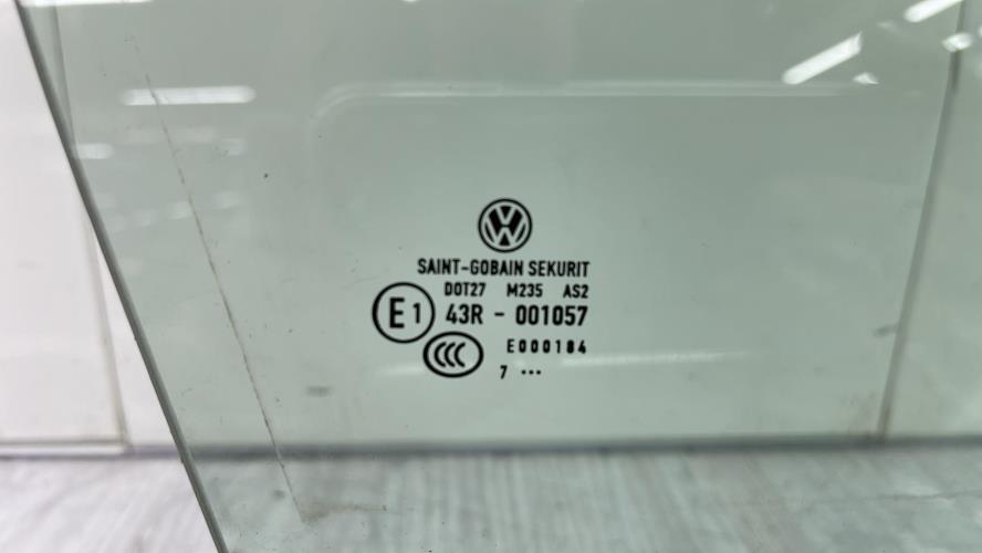 Vitre avant droit VOLKSWAGEN GOLF 5 Diesel