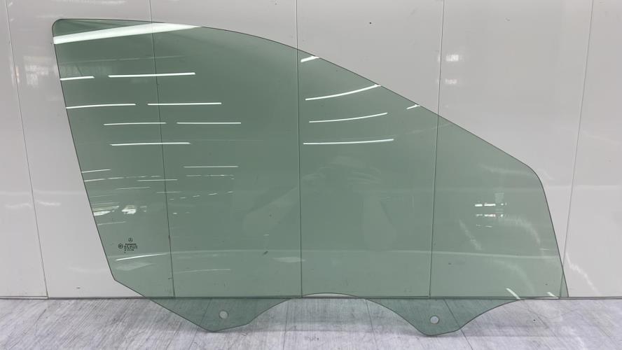 Vitre avant droit MERCEDES CLASSE C 203 PHASE 1 Diesel