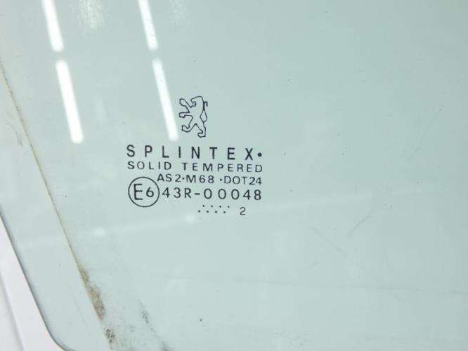 Vitre avant droit PEUGEOT 307 PHASE 1 Diesel