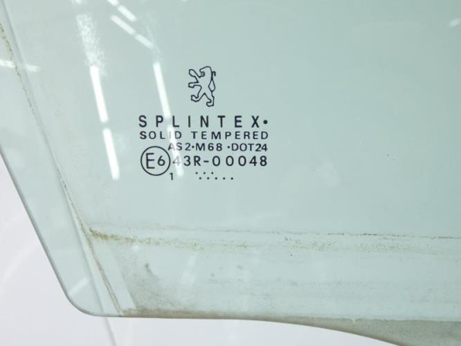 Vitre avant droit PEUGEOT 307 PHASE 1 Diesel