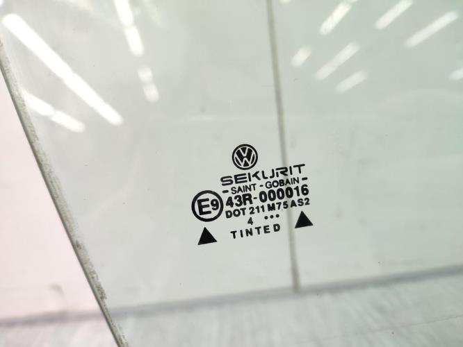 Vitre avant droit VOLKSWAGEN POLO 3 PHASE 1 Essence