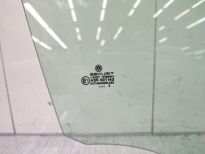 Vitre avant droit VOLKSWAGEN POLO 4 PHASE 1 Diesel