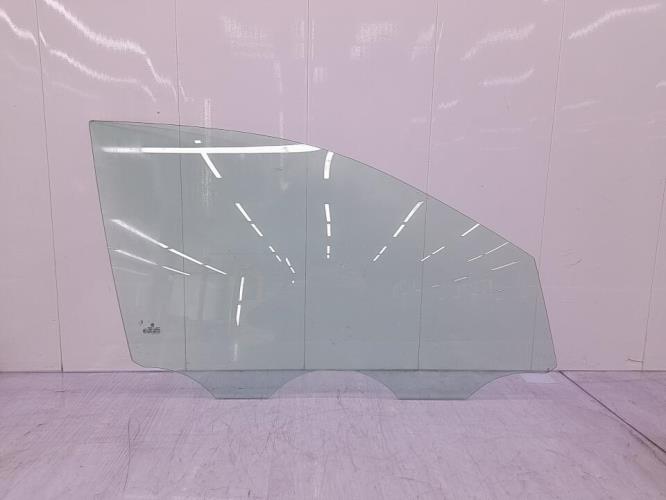 Vitre avant droit VOLKSWAGEN POLO 4 PHASE 1 Diesel