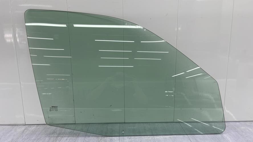 Vitre avant droit RENAULT CLIO 2 PHASE 1 Diesel