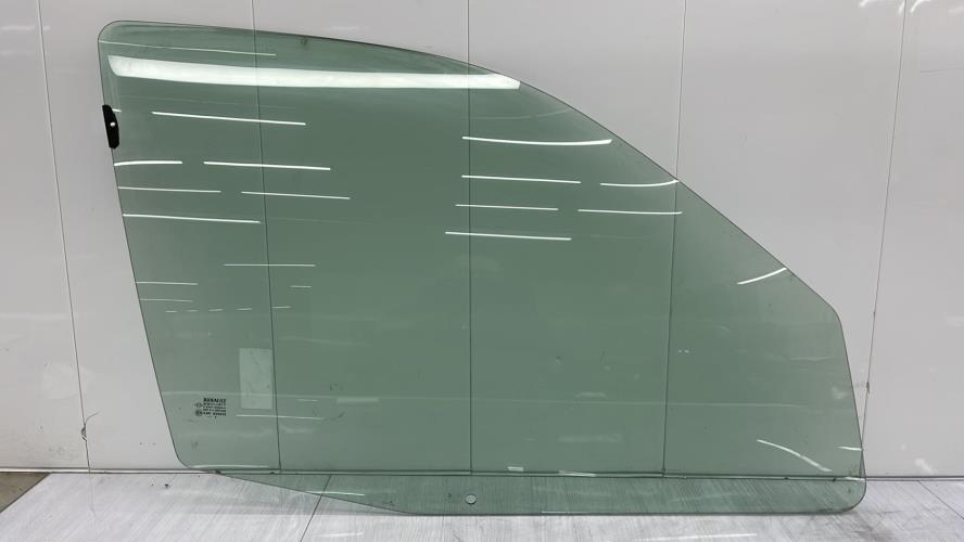 Vitre avant droit RENAULT CLIO 2 PHASE 1 Essence