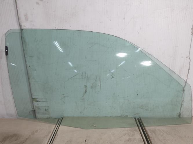 Vitre avant droit RENAULT CLIO 2 PHASE 1 Essence