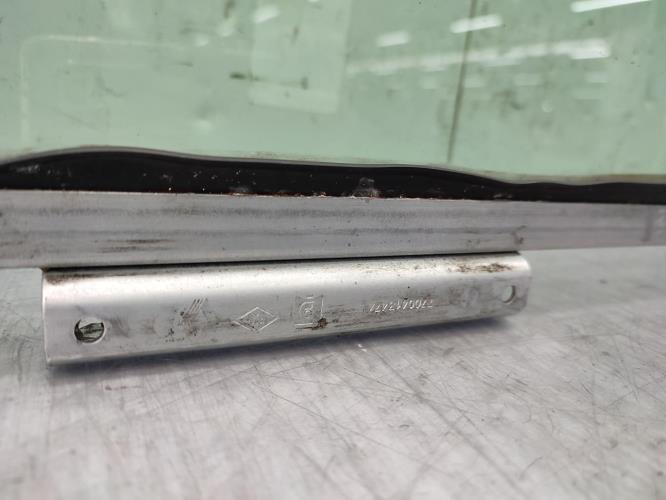 Vitre avant droit RENAULT TWINGO 1 PHASE 3 Essence